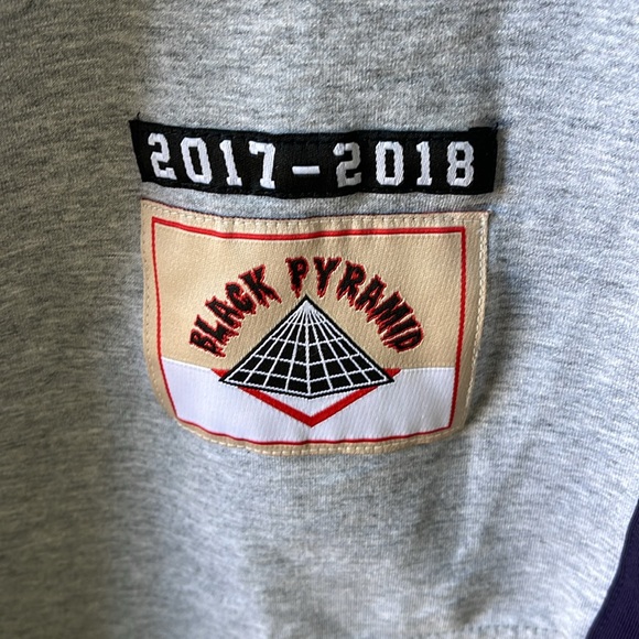 Black Pyramid Men's Jersey Gray Embroidered Small - Picture 5 of 5